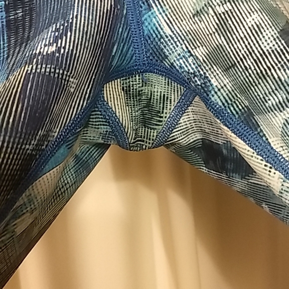 Lululemon leggings sz4 - Picture 4 of 7